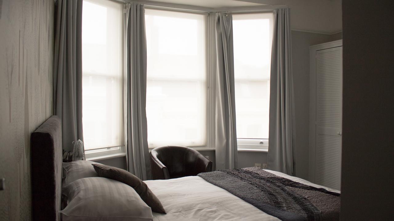 The Beach Pad Brighton Bagian luar foto