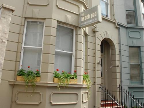 The Beach Pad Brighton Bagian luar foto